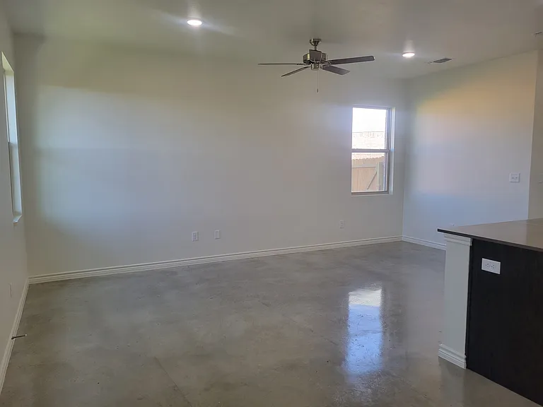 2329 Zanoletti Dr — Photo 9