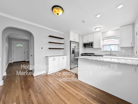 2nd image of 3106 S Hayes St