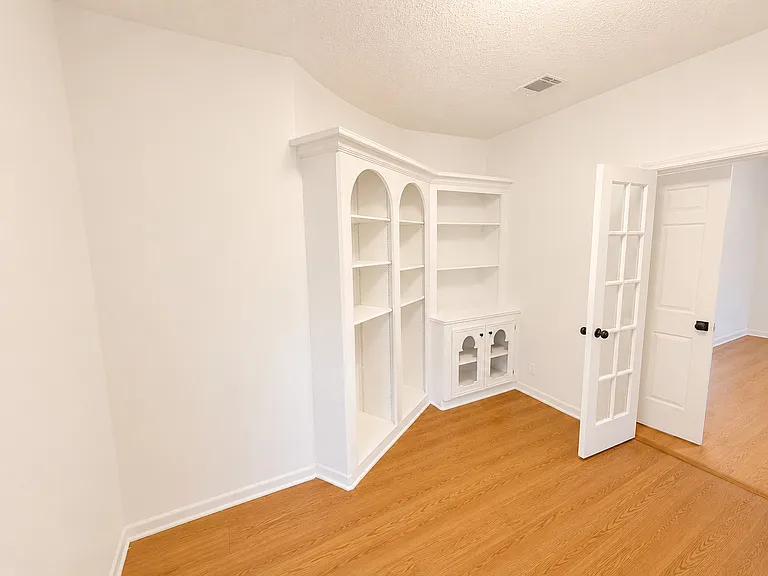 7218 Holder Forest Ct — Photo 36