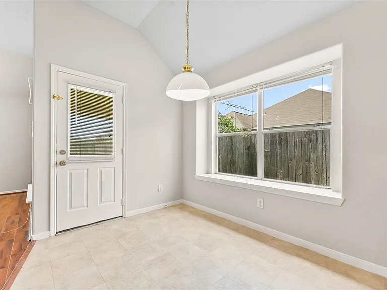 18223 Maple Arbor Ct — Photo 7