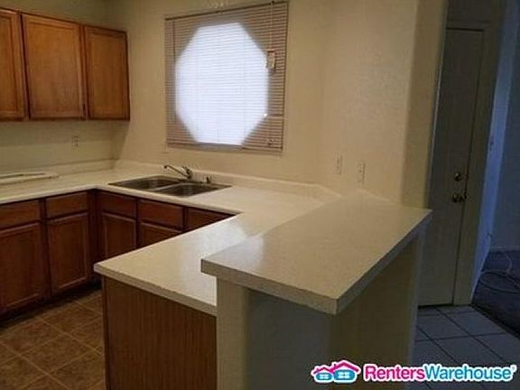 3rd image of 5058 S Rainbow Blvd Unit 202