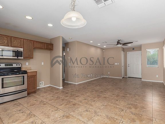 5th image of 398 E Daniella Dr