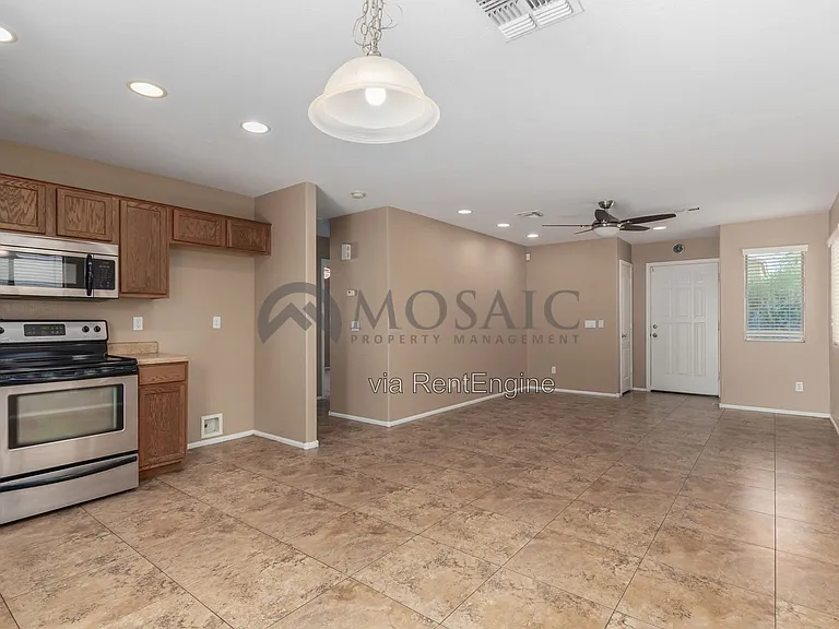 398 E Daniella Dr — Photo 5