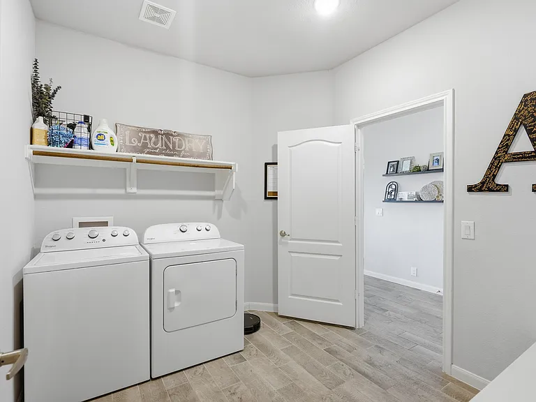 1032 Fairfax Dr — Photo 17