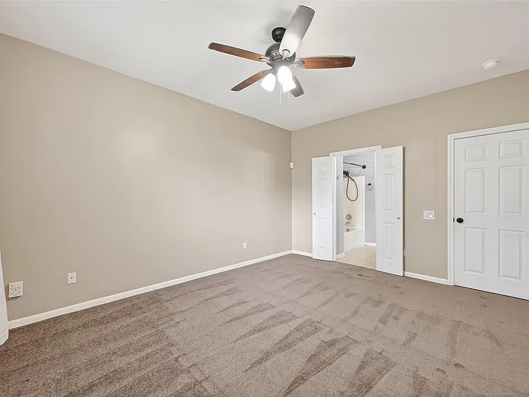 232 Doncaster St — Photo 26
