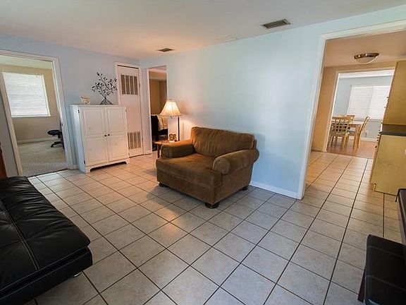 3rd image of 639 Dexter Dr