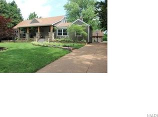 10069 Lakeside Dr, Saint Louis, MO 63123