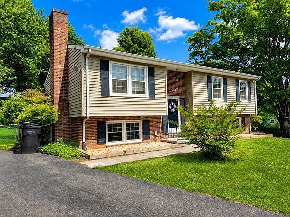 3rd image of 5225 Foxtail Ln