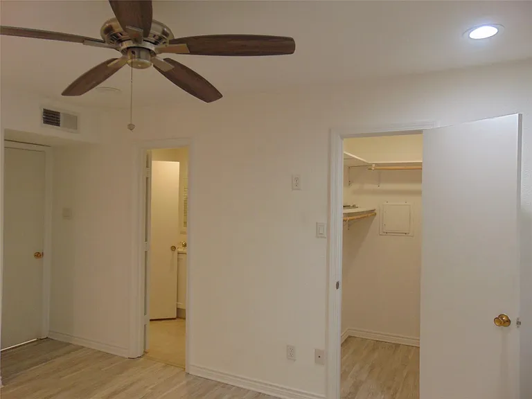 3220 69th St #G1 — Photo 27