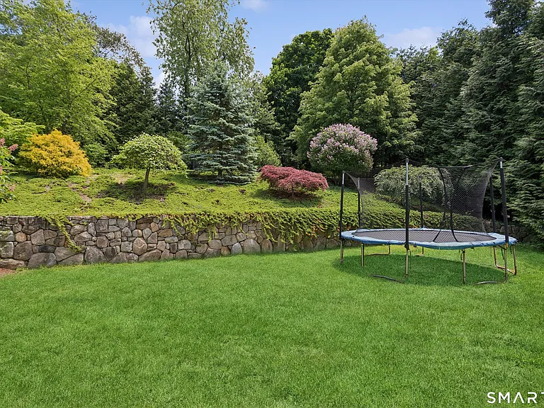 87 Kings Hwy S — Photo 3