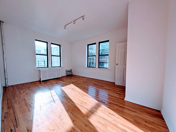 4th image of 267 Lincoln Pl APT 1C