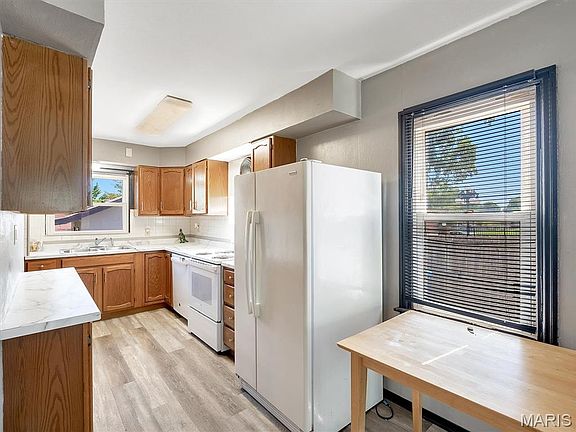 5th image of 3803 Paule Ave