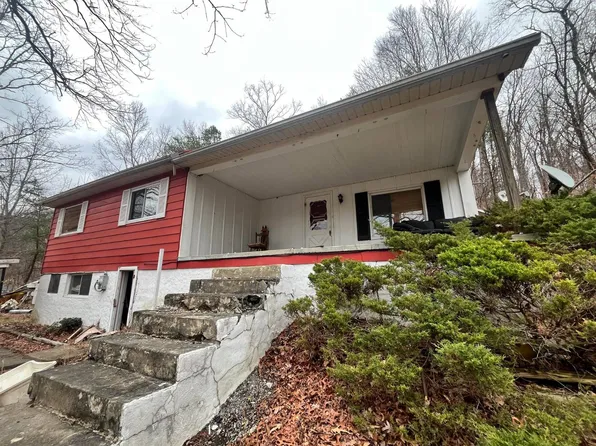 1900 Big Bottom Rd, Charleston, WV 25311