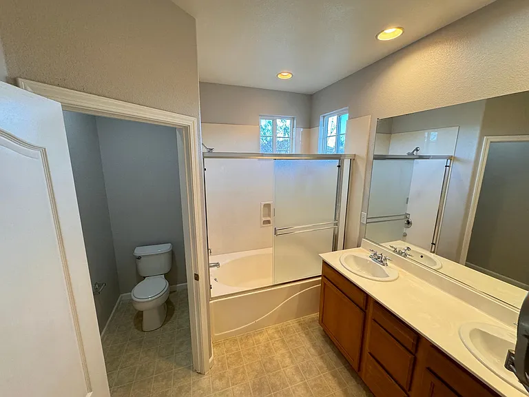 2451 Hanson Dr — Photo 24