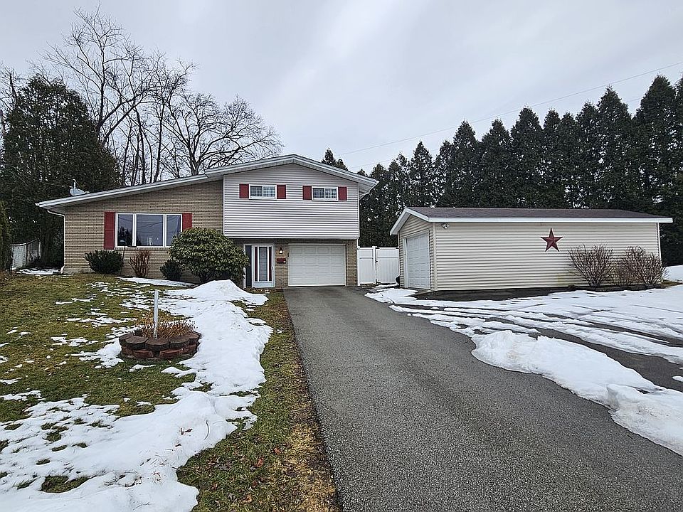 1st image of 82 Fairhill Dr