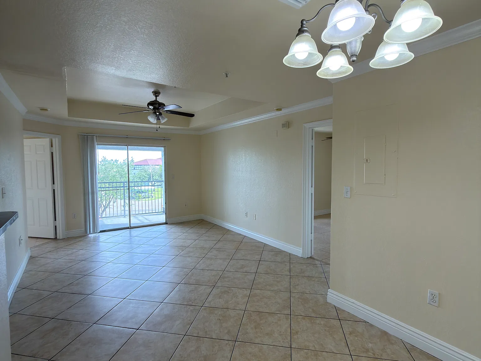 2 bed, 974 sqft, $1,650 — Photo 4