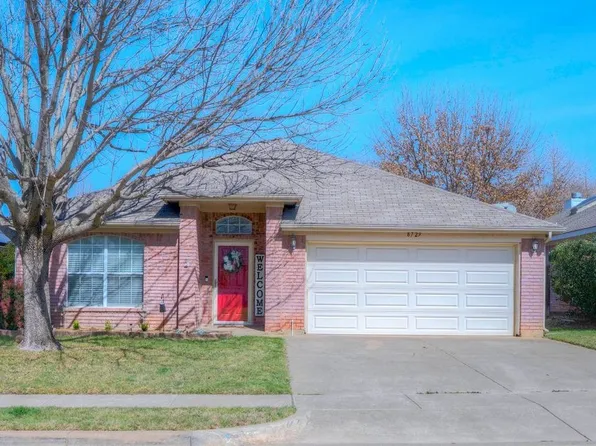 8729 Lake Meadows Ln, Hurst, TX 76053