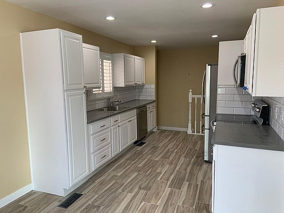 5th image of 1751 E Gregson Ave
