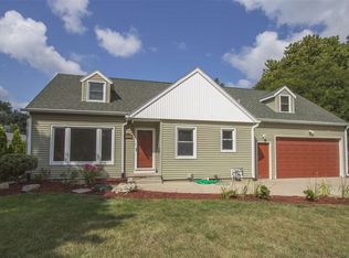 264 Derbyshire Rd, Waterloo, IA 50701