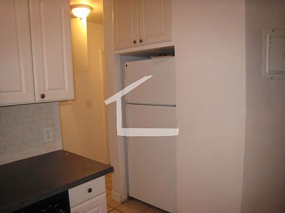 4th image of 60 Egmont St #3MJA