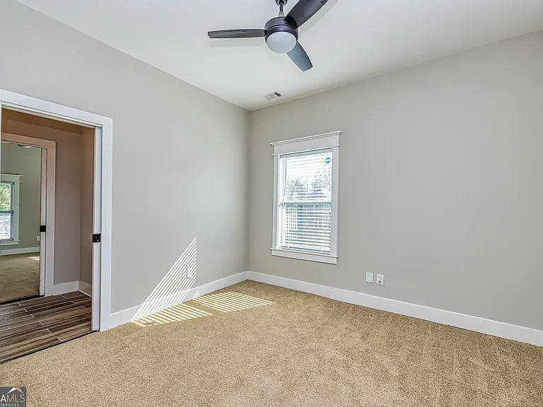 1678 Dorsey Ave — Photo 16