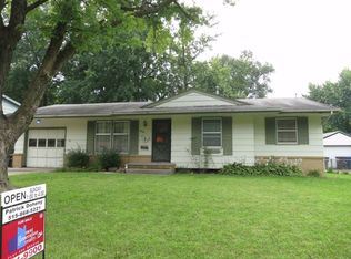 4047 Hull Ave, Des Moines, IA 50317