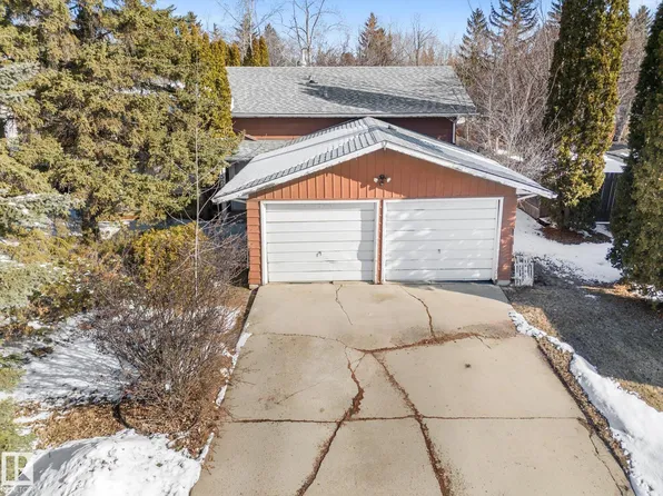 11520 33a Ave NW, Edmonton, AB T6J 3H3