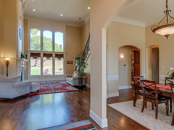 5th image of 2321 Bridgewood Dr
