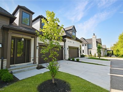 104 Woodridge Ln, Chagrin Falls, OH, 44022