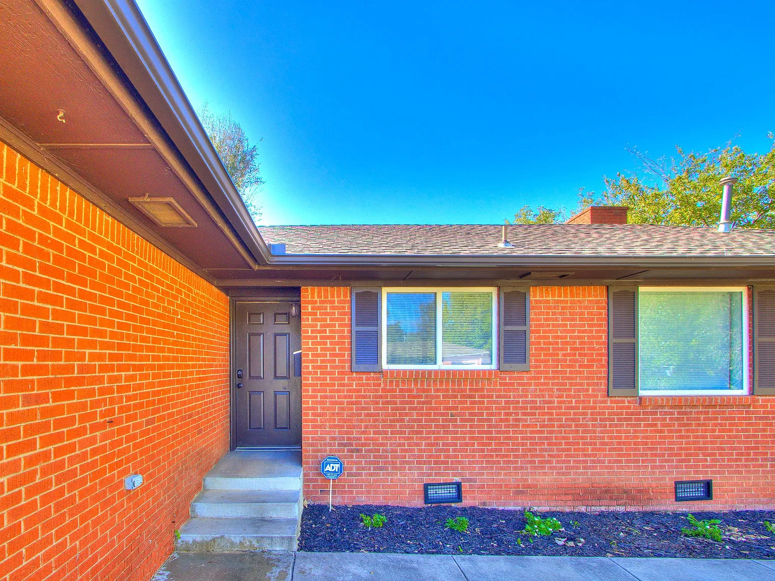 2 bed, 975 sqft, $1,350 — Photo 3