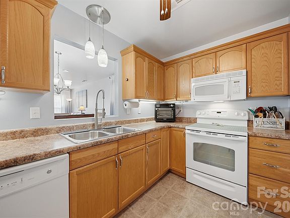 5th image of 1662 Golden Cedar Ln