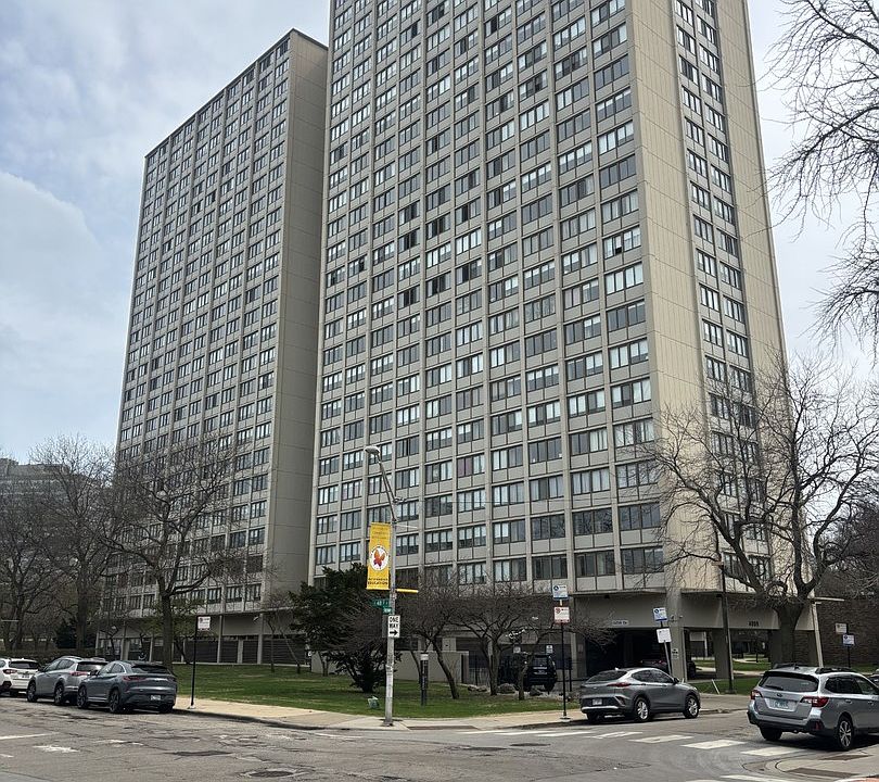 1st image of 4800 S Lake Park Ave APT 605