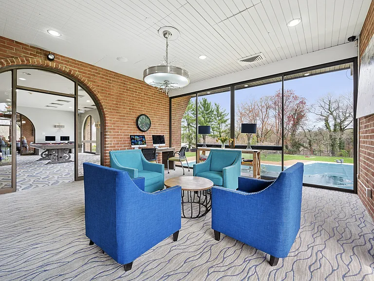 Meadowbrook Apartments — Photo 18
