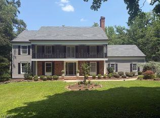 17 Sandalwood Dr, Warren, NJ 07059