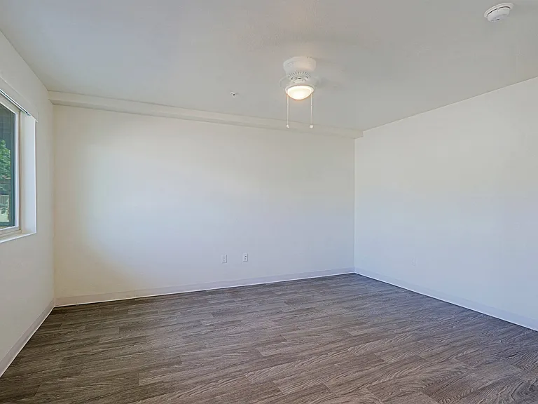 Cinnabar Square — Photo 13
