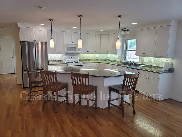 2309 Wake Forest St — Photo 9
