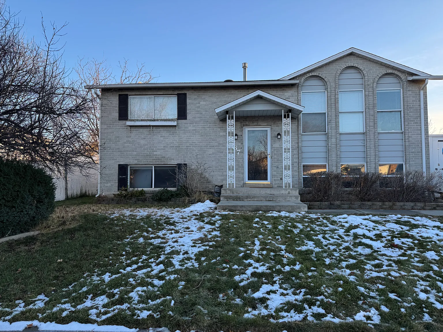 4 bed, 2060 sqft, $1,899 — Photo 1