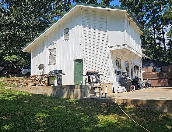 2nd image of 1131 County Road 3108