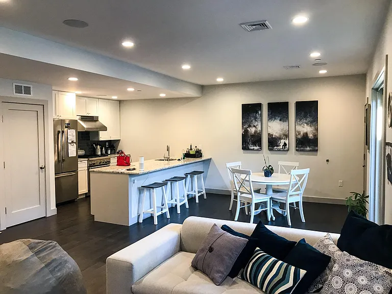 309 E St #24 — Photo 8