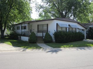 1083 Lakewood Rd, Elgin, IL 60123