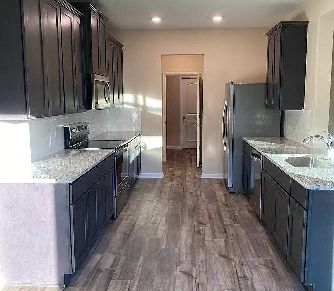 200 Lake Rdg — Photo 4