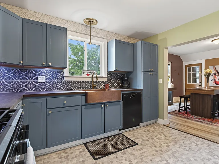 700 Broadway Ave NW #2 — Photo 25