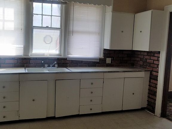 5th image of 2805A E Jules St
