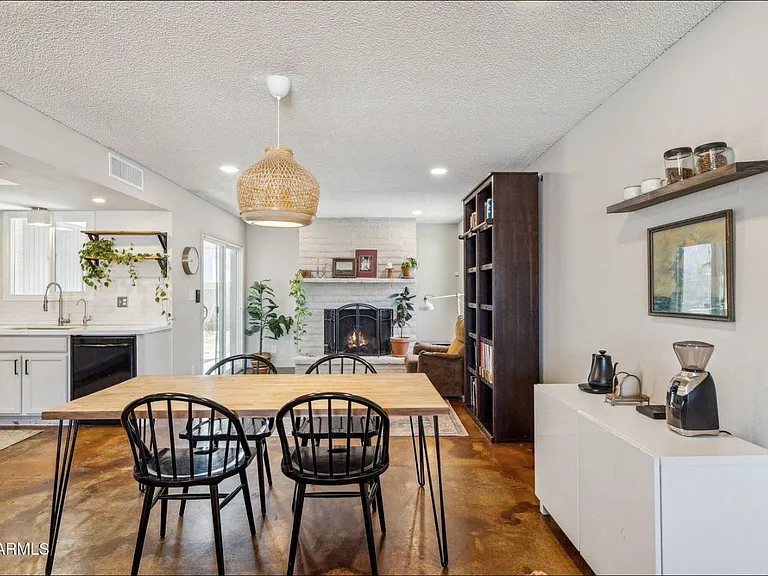 3405 S Cutler Dr — Photo 3