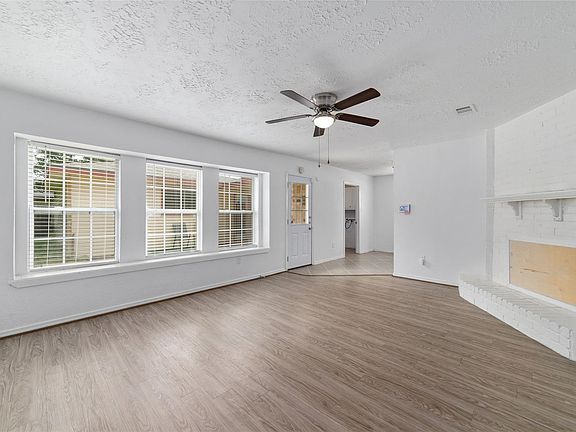 4th image of 23802 Verngate Dr