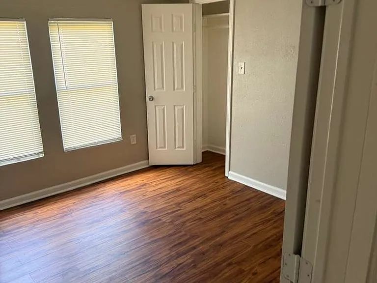 7805 Woodlyn Rd — Photo 9