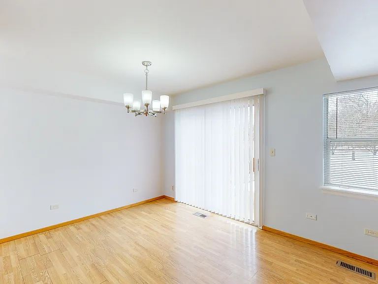 468 Minnesota Cir — Photo 11