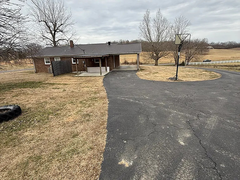 2022 Center Point Rd — Photo 4