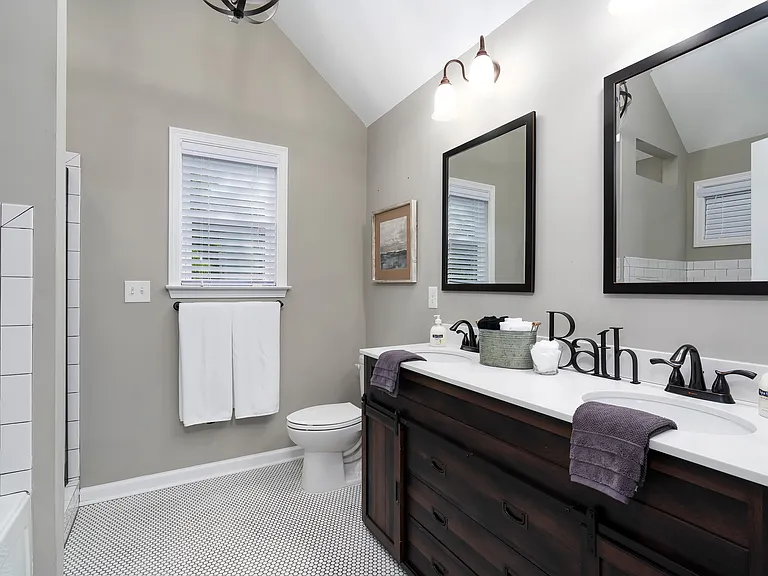 8031 Rockhampton Cir — Photo 3