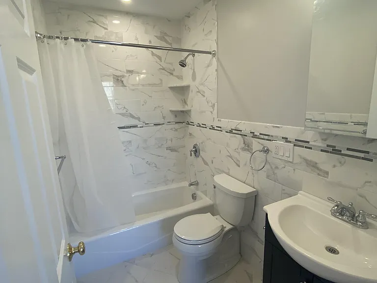 136 Inman St #6 — Photo 15